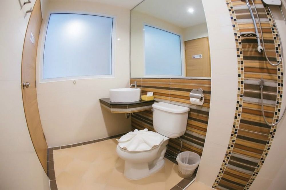 Omg Hotel Khonken Kültér fotó