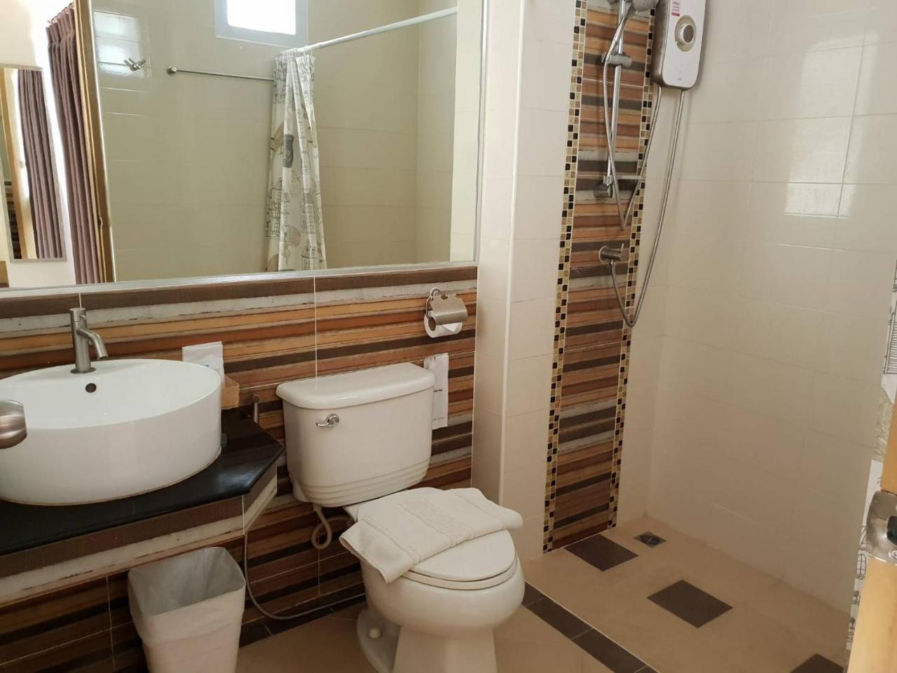 Omg Hotel Khonken Kültér fotó