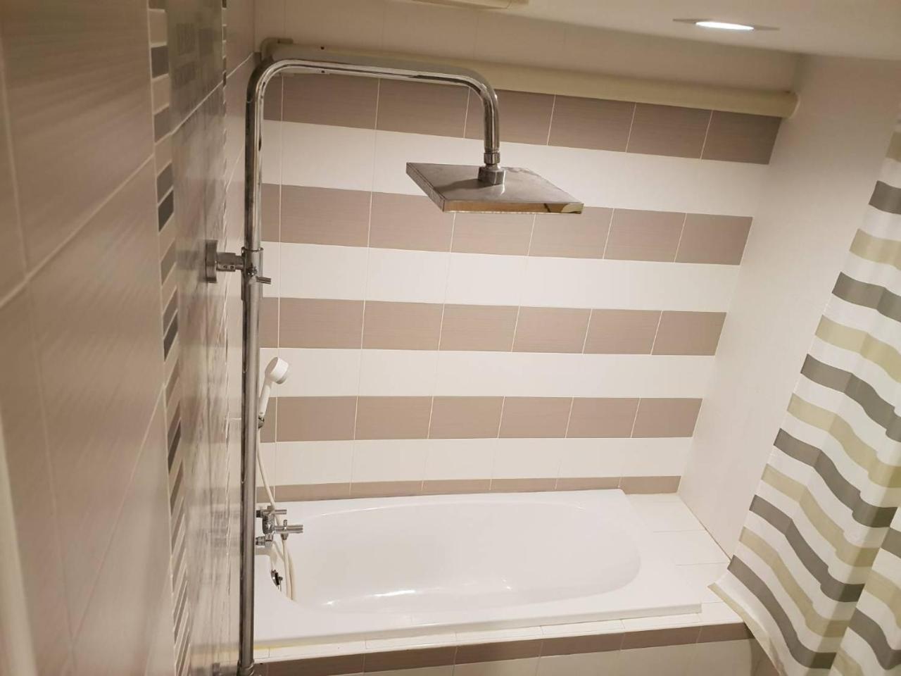 Omg Hotel Khonken Kültér fotó
