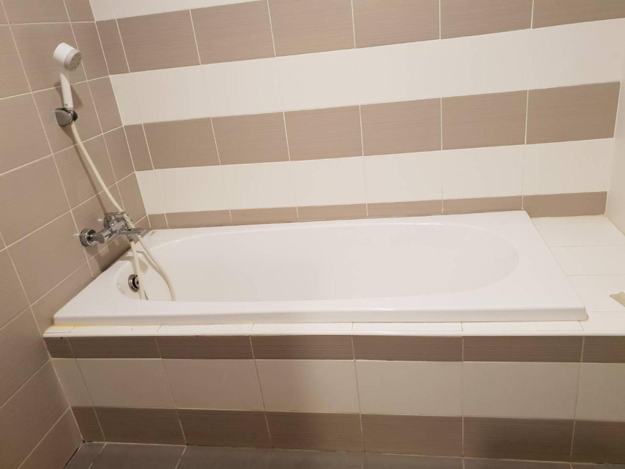 Omg Hotel Khonken Kültér fotó