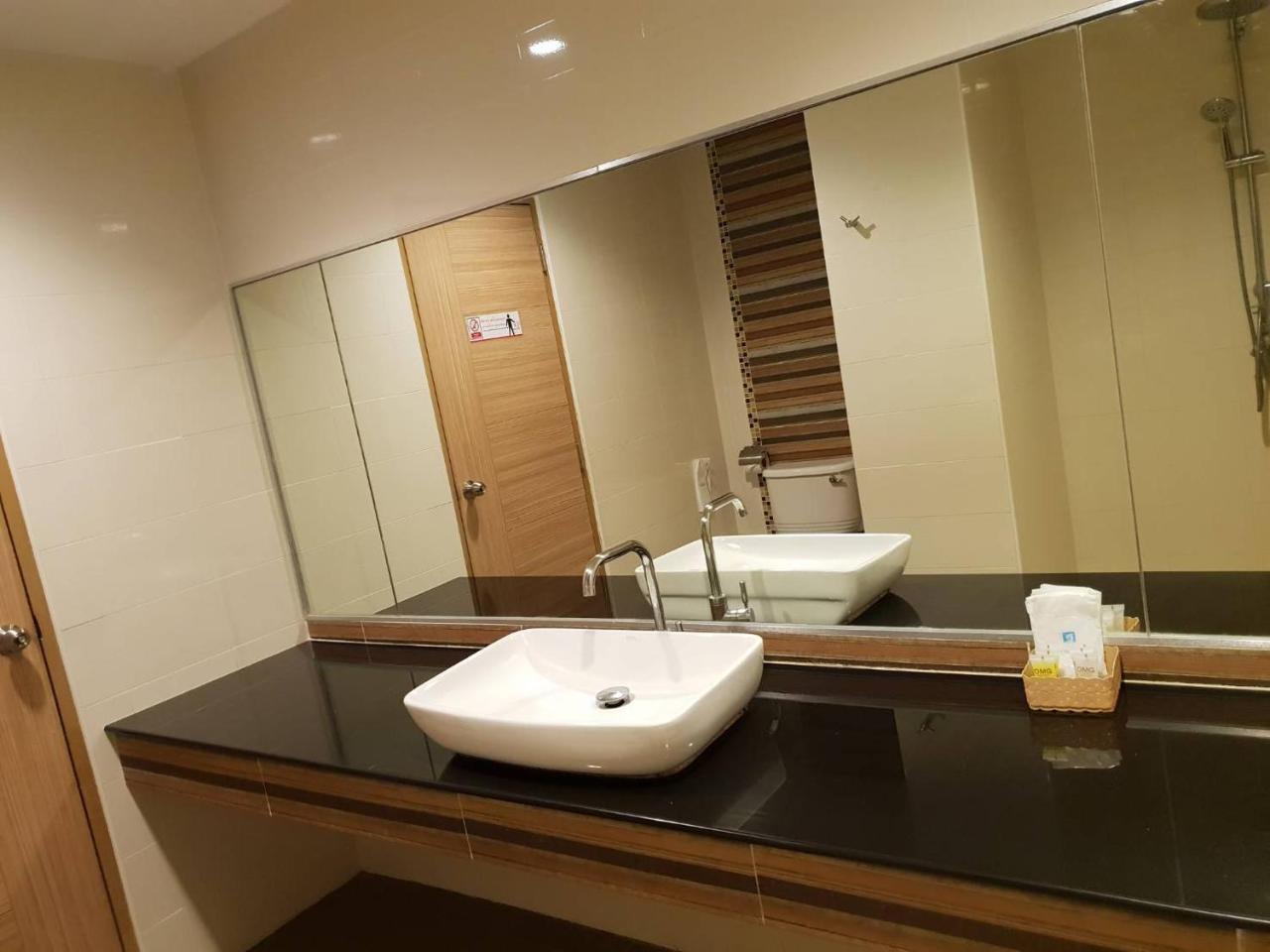 Omg Hotel Khonken Kültér fotó